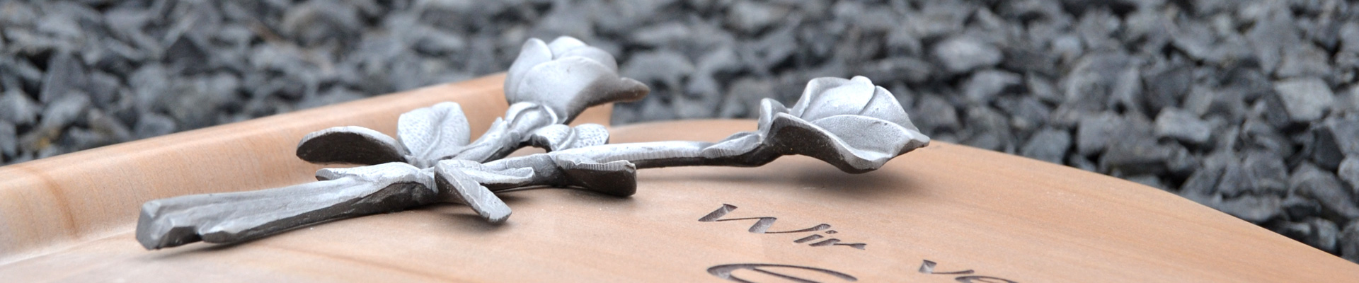 Metall-Ornamente für Grabplatten